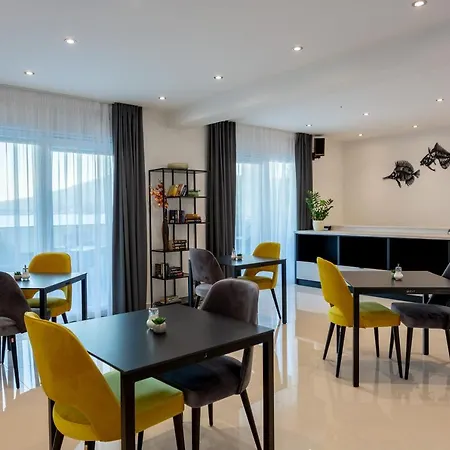 Fortis Ii Bed & Breakfast 4*