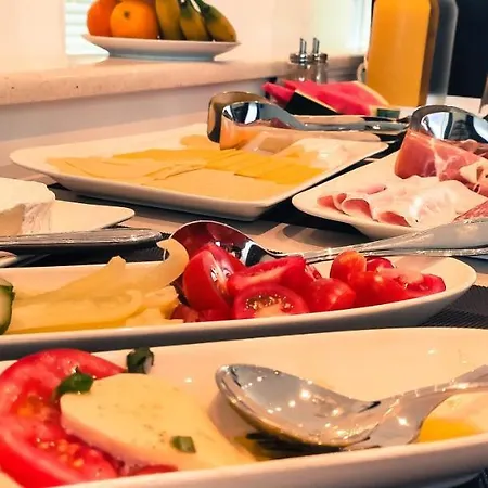 Fortis Ii Bed & Breakfast 4*