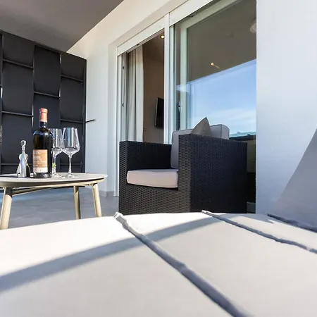 Fortis Ii Bed & Breakfast 4*