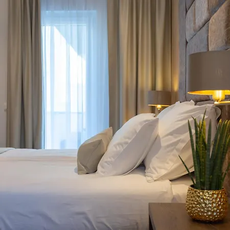 Bed and Breakfast Fortis Τρογκίρ